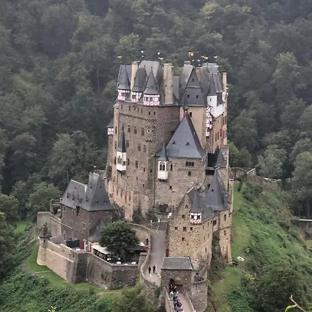 Am Apfelbaum, Ein Zwischen Rhein Und Mosel Kastellaun