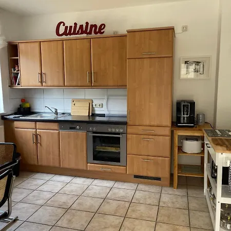 Am Apfelbaum, Ein Zwischen Rhein Und Mosel * Kastellaun