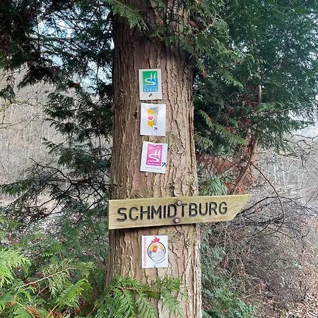 Am Apfelbaum, Ein Zwischen Rhein Und Mosel * Kastellaun