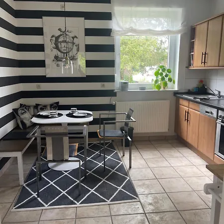 Am Apfelbaum, Ein Zwischen Rhein Und Mosel * Kastellaun