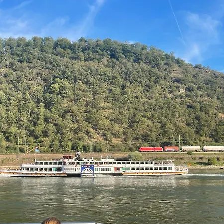 Am Apfelbaum, Ein Zwischen Rhein Und Mosel كاستلاون