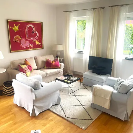 Am Apfelbaum, Ein Zwischen Rhein Und Mosel *