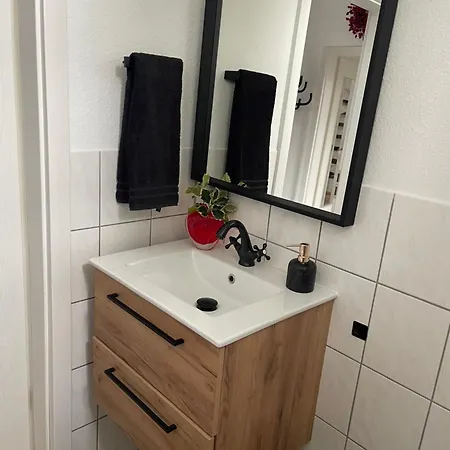 Am Apfelbaum, Ein Zwischen Rhein Und Mosel