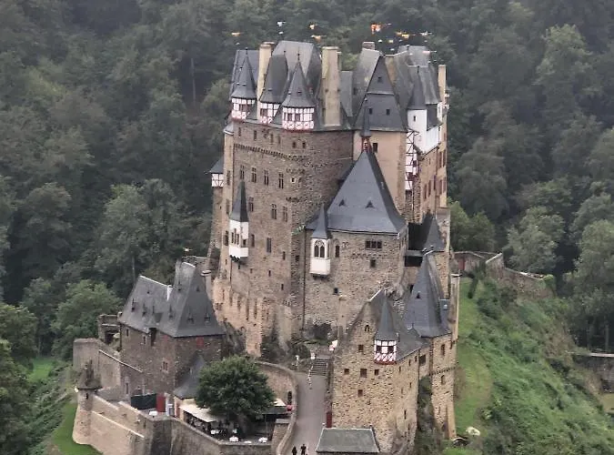 Am Apfelbaum, Ein Zwischen Rhein Und Mosel カステラウン