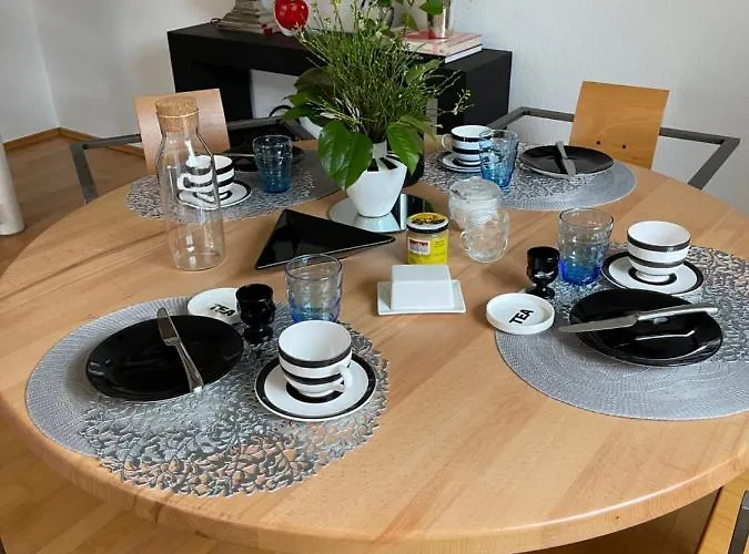 Am Apfelbaum, Ein Zwischen Rhein Und Mosel