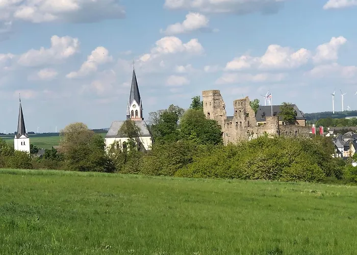 Am Apfelbaum, Ein Zwischen Rhein Und Mosel *