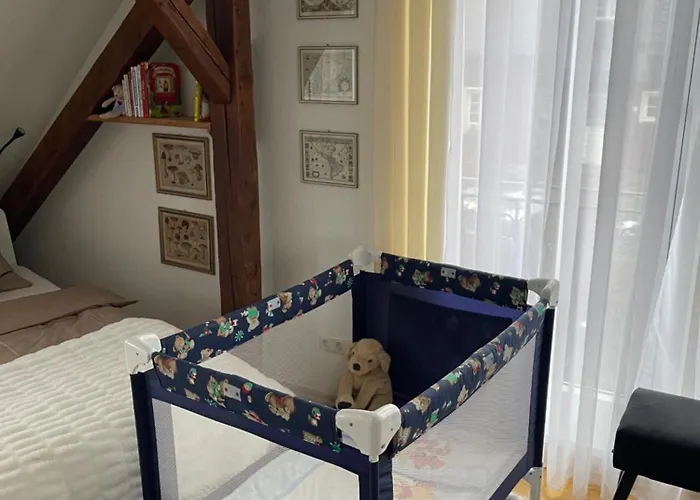 Am Apfelbaum, Ein Zwischen Rhein Und Mosel