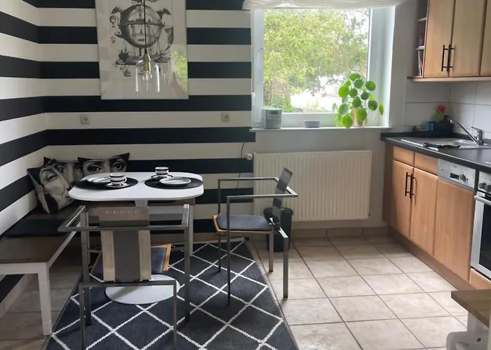 Am Apfelbaum, Ein Zwischen Rhein Und Mosel * カステラウン