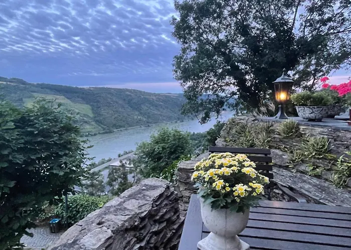 Am Apfelbaum, Ein Zwischen Rhein Und Mosel カステラウン