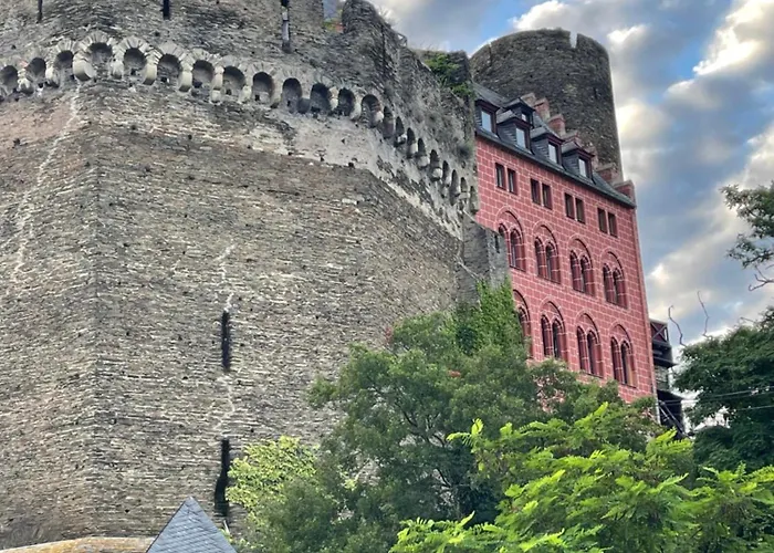 Am Apfelbaum, Ein Zwischen Rhein Und Mosel * カステラウン