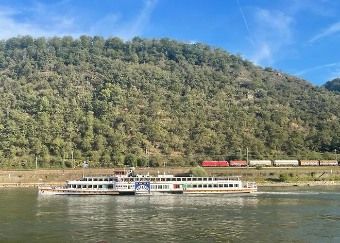 Am Apfelbaum, Ein Zwischen Rhein Und Mosel カステラウン