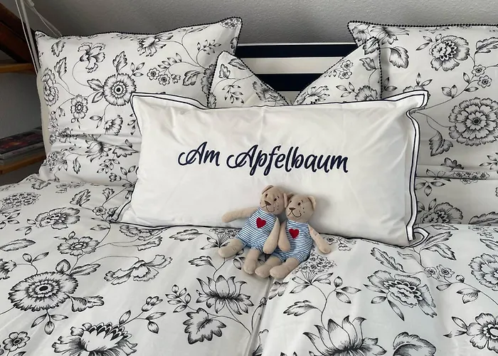 Am Apfelbaum, Ein Zwischen Rhein Und Mosel * カステラウン